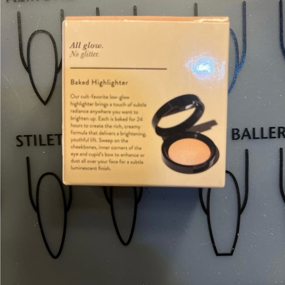 Laura Geller blush and highlighter combo. - Picture 4 of 4